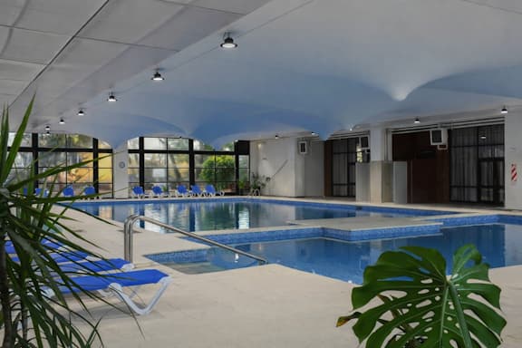 Piscina cubierta climatizada